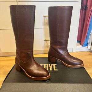 NEW Frye Andrea 14R Boots (7.5)